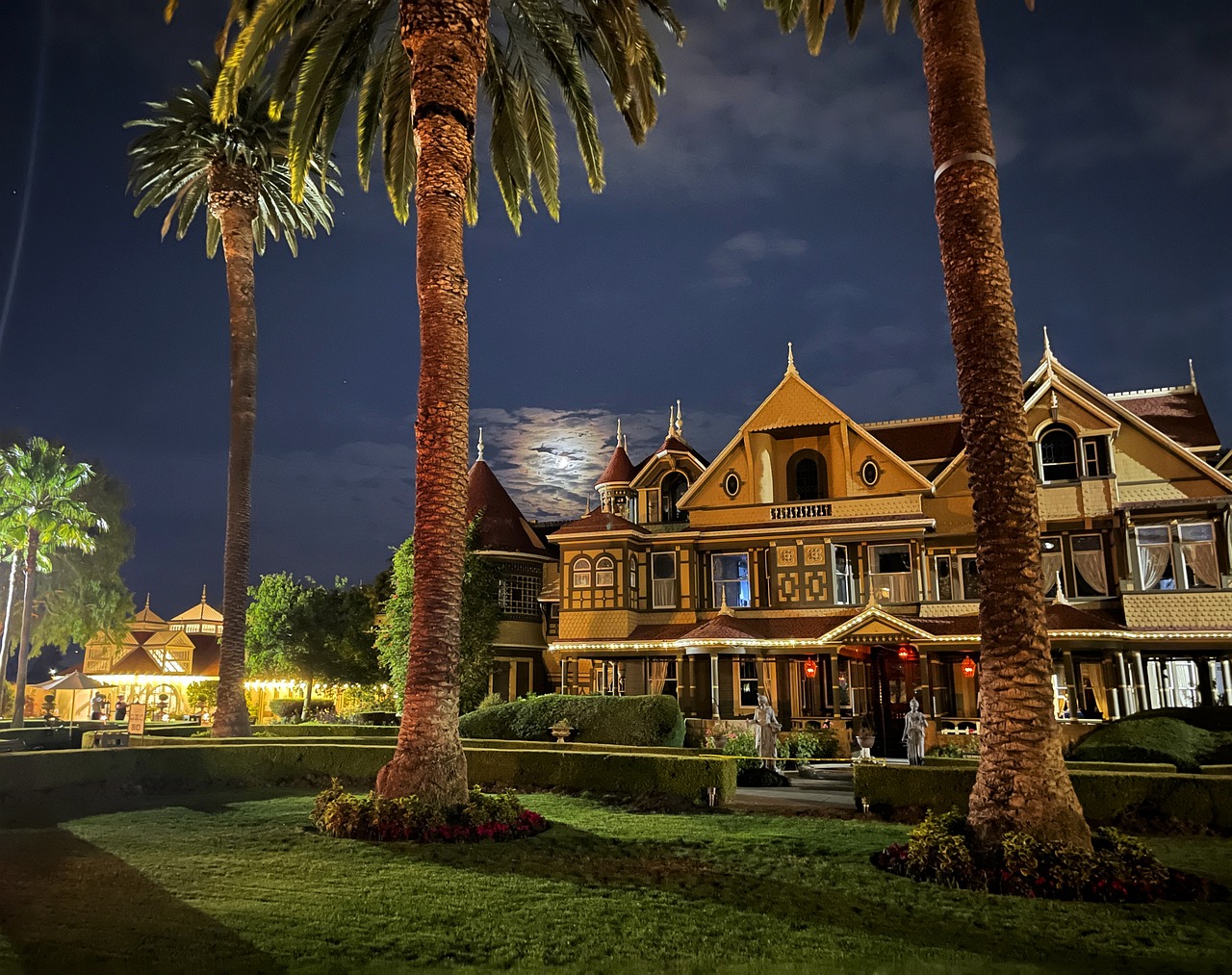 Winchester Mystery House